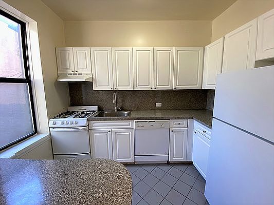 4th image of 355 W 51st St APT 60