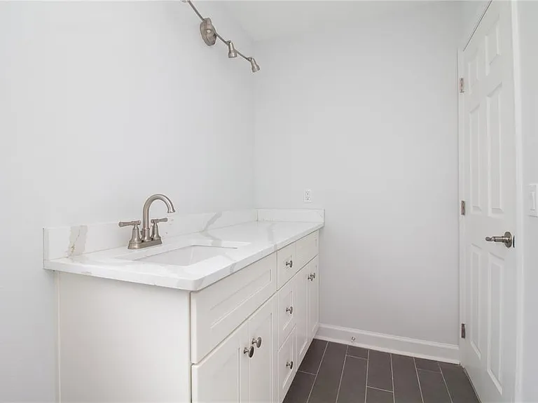 1115 Rue Des Chateaux #1A — Photo 17