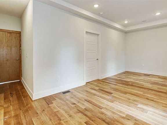 4th image of 46 Hopkins Ave #1