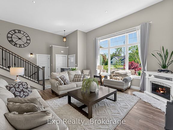 4th image of 564 Sidney St