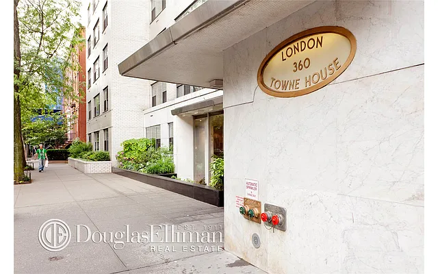 Rented by Douglas Elliman | media 8