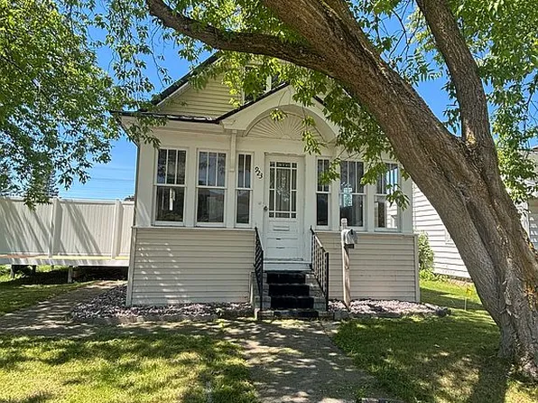 923 Washington Ave, Escanaba, MI 49829