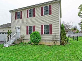 11 Myrtle St, Saratoga Springs, NY 12866