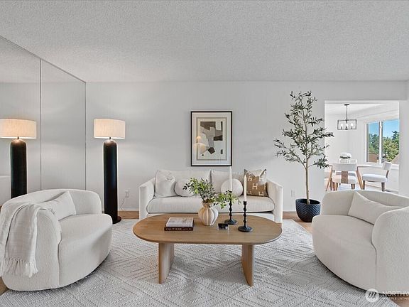 5th image of 10823 Glen Acres Drive S #B