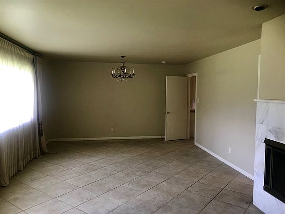 3rd image of 3490 Crestwood Dr