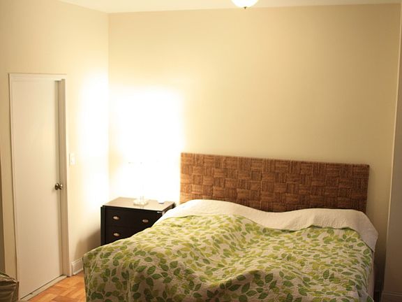 4th image of 420 E 55th St