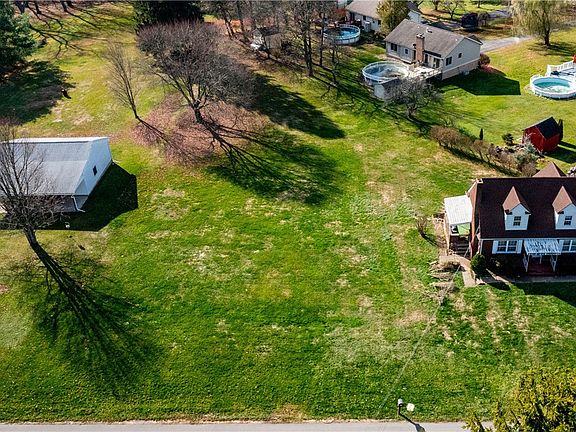 2nd image of 24 Tuscarawas Rd