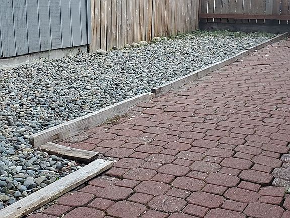3rd image of 567 Malibu Dr SE