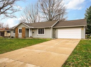 2230 Cortland Dr, Charleston, IL