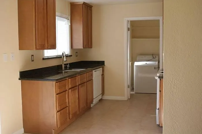 1822 Askren Ct — Photo 2