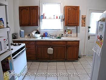 2nd image of 425 E Lane Ave