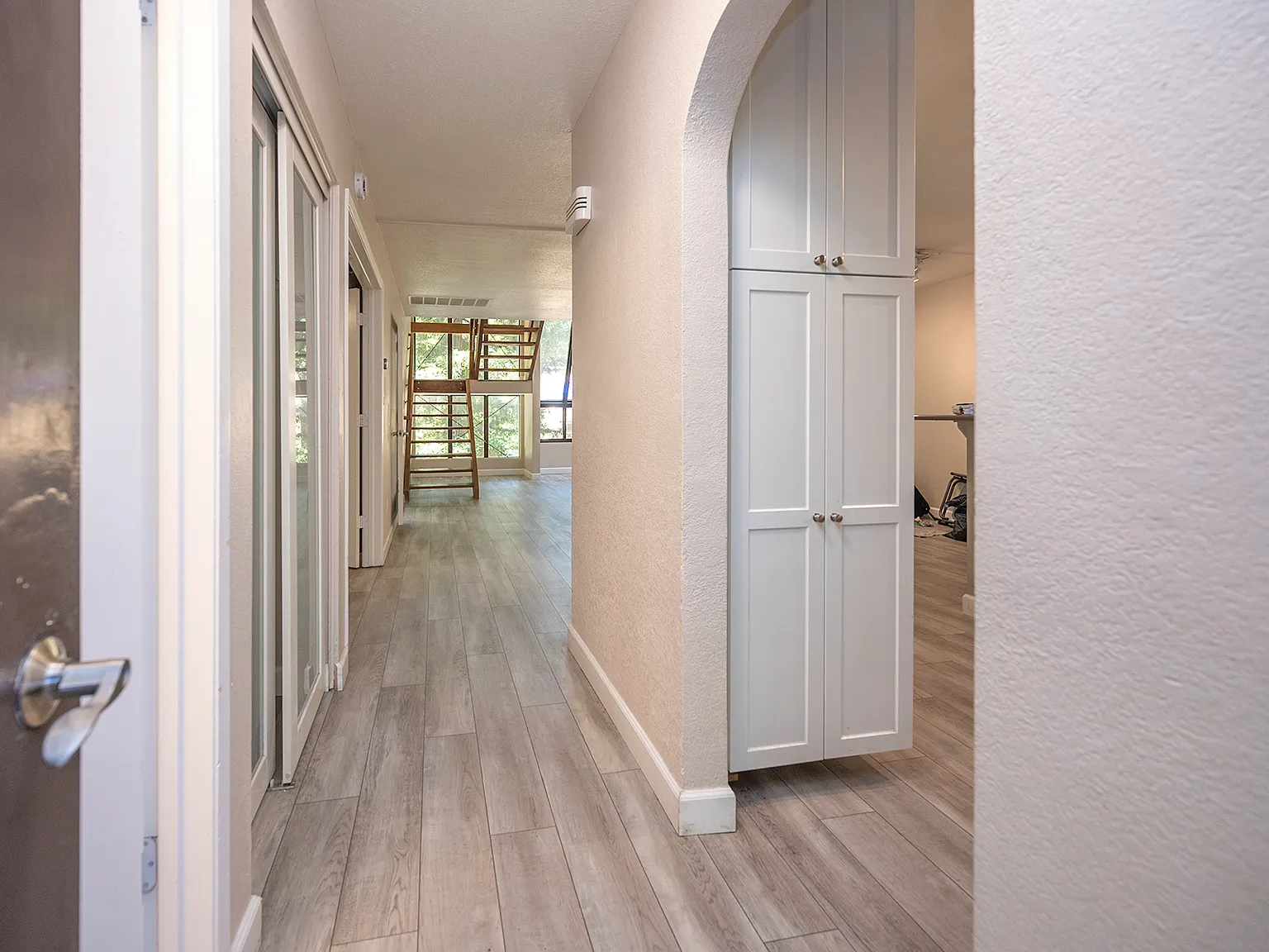 3 bed, 1948 sqft, $3,495 — Photo 2