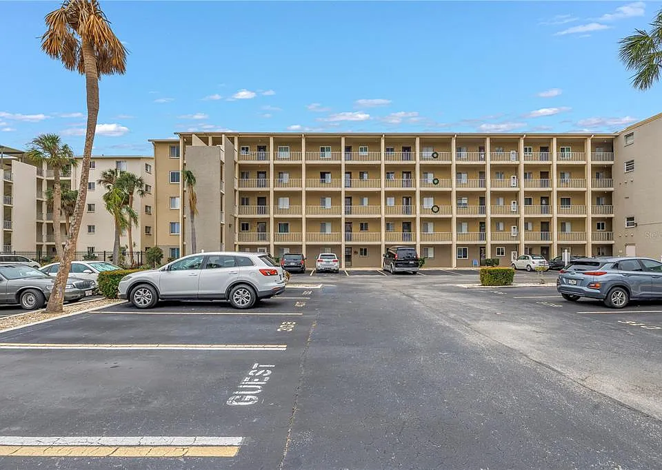 3500 Lake Bayshore Dr #K101