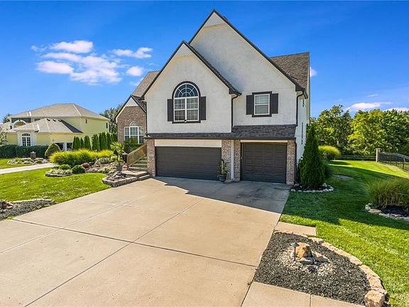 3rd image of 8718 Ridgeway Ct