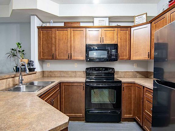 5th image of 103-69 Ironstone Dr #103