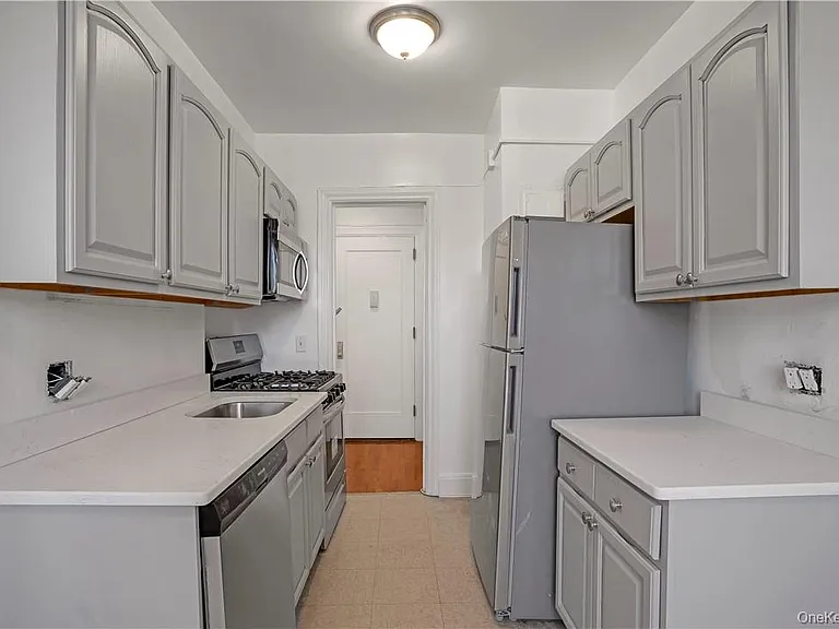 254 Martine Ave #3C — Photo 3