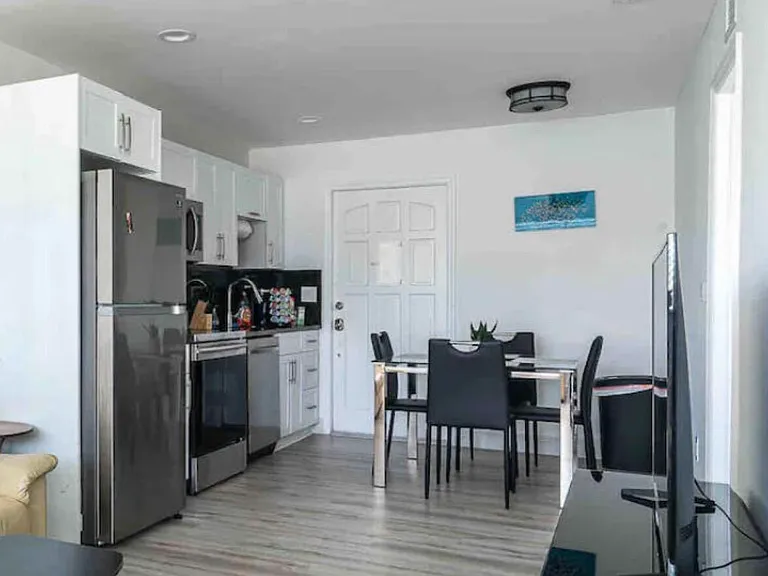 2499 NE 2nd Ave #B — Photo 7