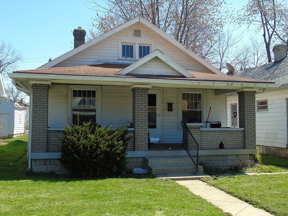 2nd image of 1421 N Belleview Pl