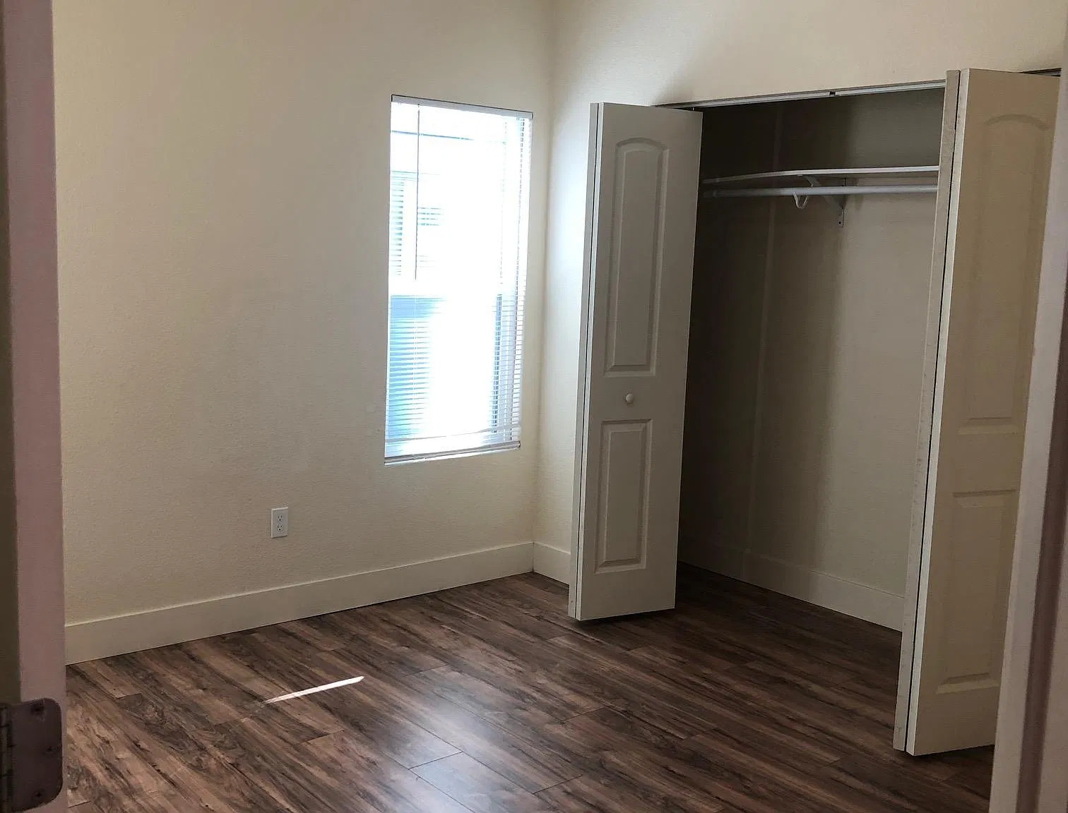 331 Pleasant St — Photo 3
