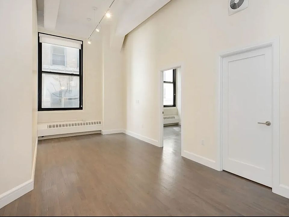 1st image of 110 Greenwich St APT 6C