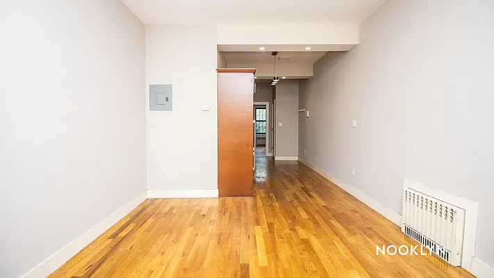 Rented by Nooklyn NYC LLC | media 12