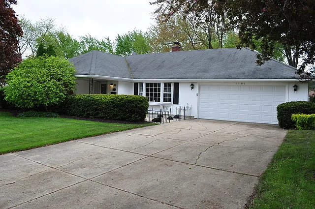 1501 Harvard Ln photo 1