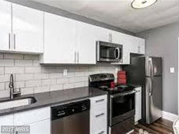 3rd image of 2745 Dunglen Ct