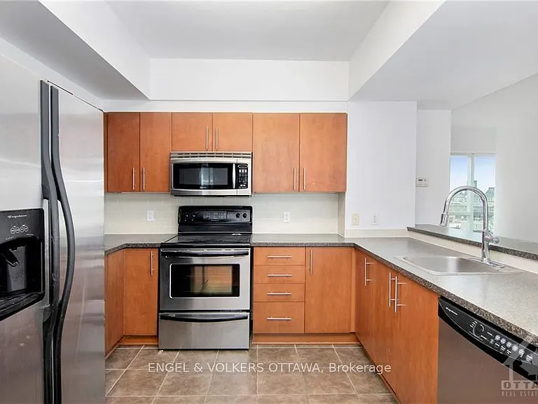 200 Rideau St #904 — Photo 7