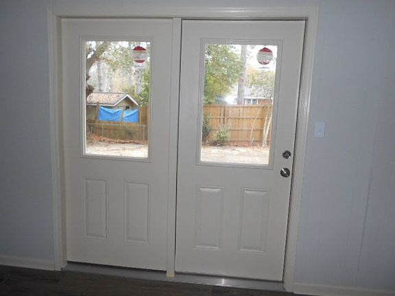 4th image of 2409 Berkley Dr