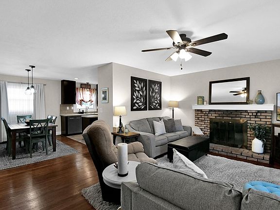 5th image of 23 Pembroke Blvd
