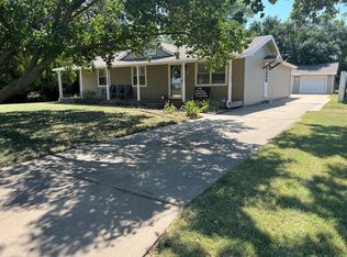 1106 Elizabeth Dr, Ellsworth, KS 67439