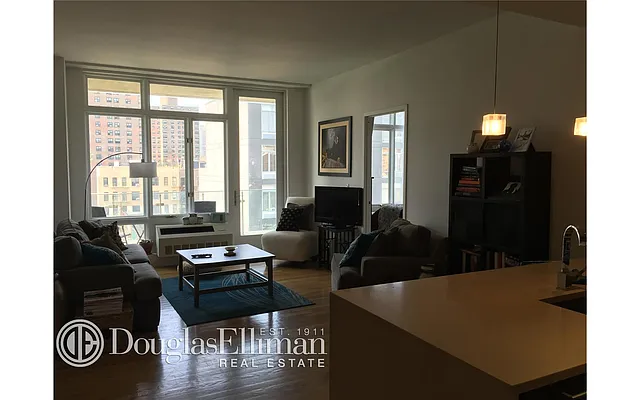 Rented by Douglas Elliman | media 23