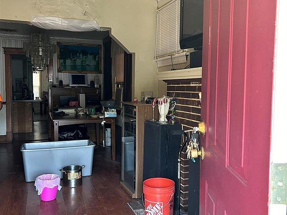 5th image of 5267 Beacon Ave