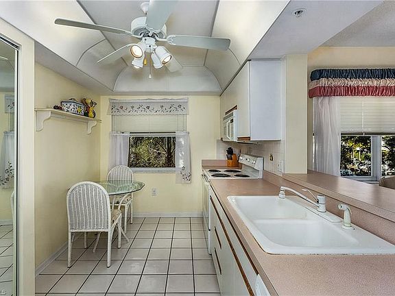 4th image of 4401 Bay Beach Ln APT 821