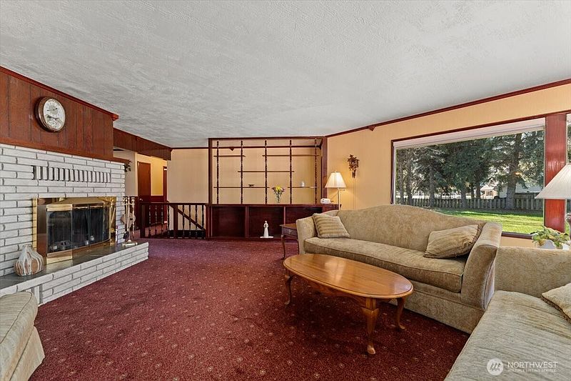 5th image of 9327 E Leavenworth Road