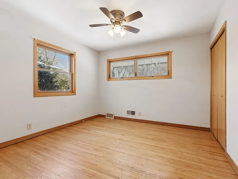2712 Yosemite Ave S — Photo 17