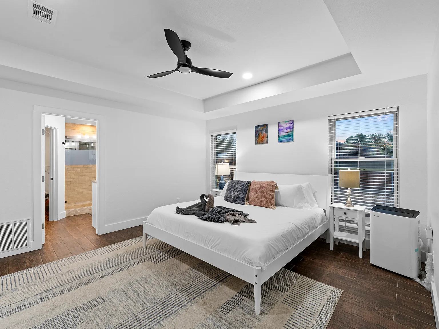 3 bed, 2049 sqft, $8,500 — Photo 4