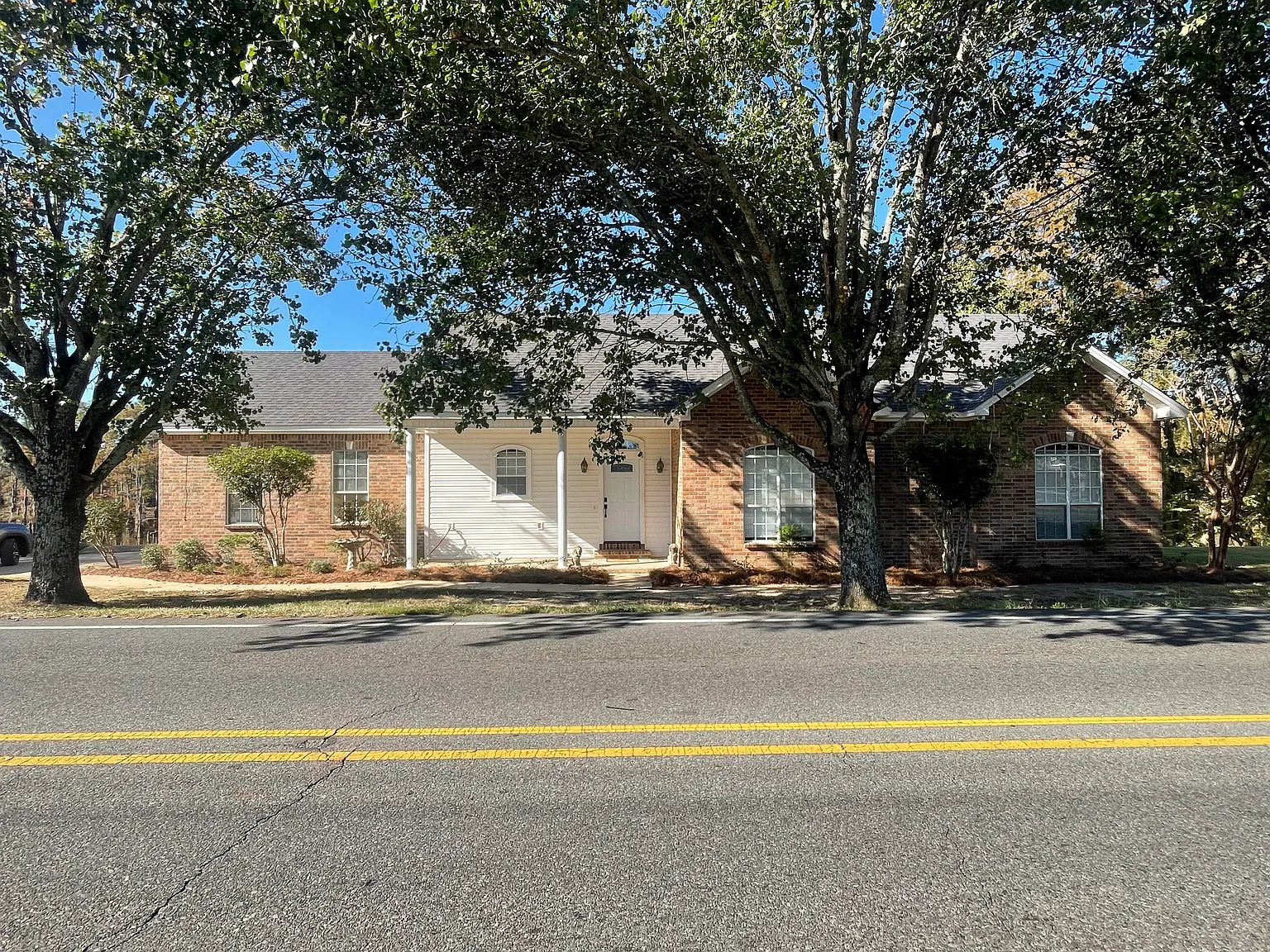3 bed, 1543 sqft, $4,500 — Photo 2