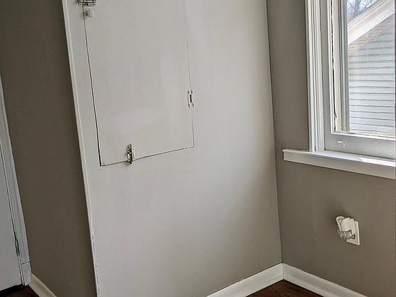 2nd image of 4025 Deer Park Ave #2
