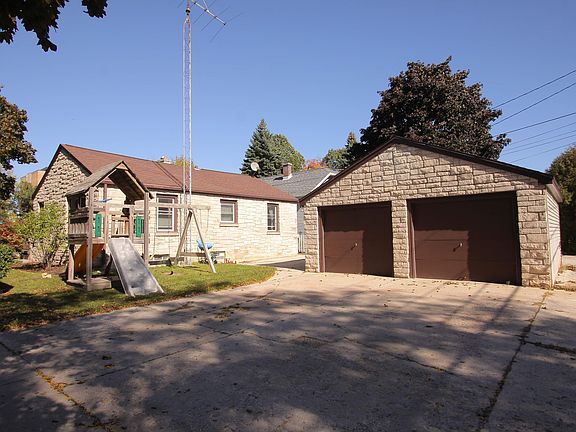 2 car detached garage
