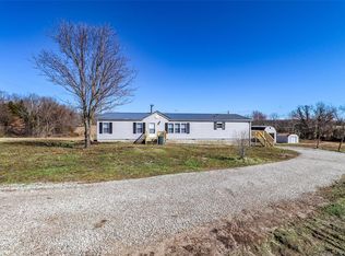16410 Eagle Ln, Lebanon, MO 65536