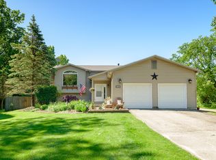 46901 Harris Rd, Belleville, MI 48111