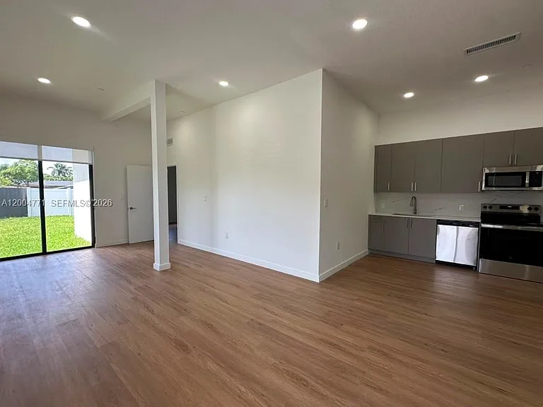 19428 SW 125th Ave #200 — Photo 12
