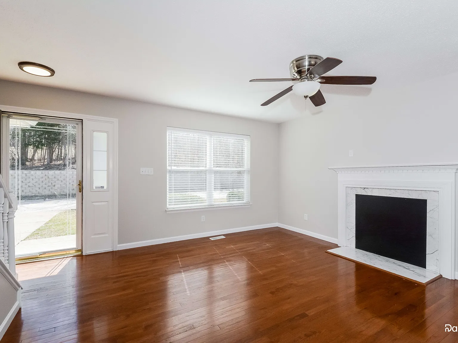 3 bed, 3.0 bath, 2430 sqft, $2,625 — Photo 4