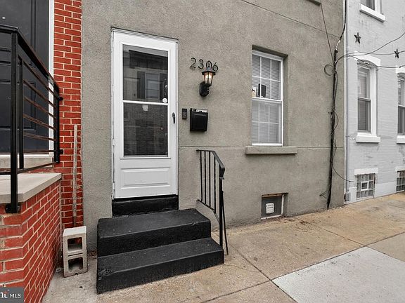 2nd image of 2306 Mercer St