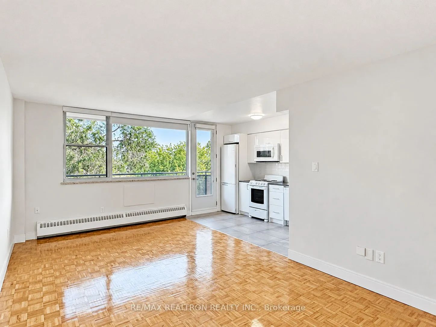 Studio, $2,095 — Photo 1