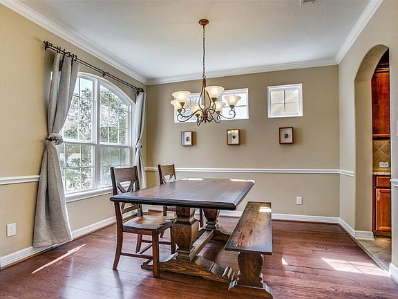4th image of 3006 Willow Brook Ct
