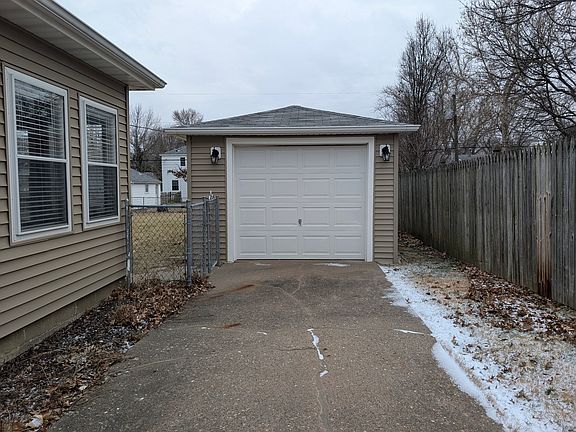 2nd image of 3832 27th Ave