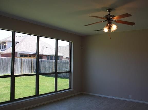 4th image of 2116 Rockport Dr