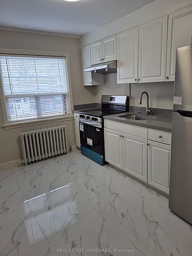 1066 Coxwell Ave #4 Photo 1